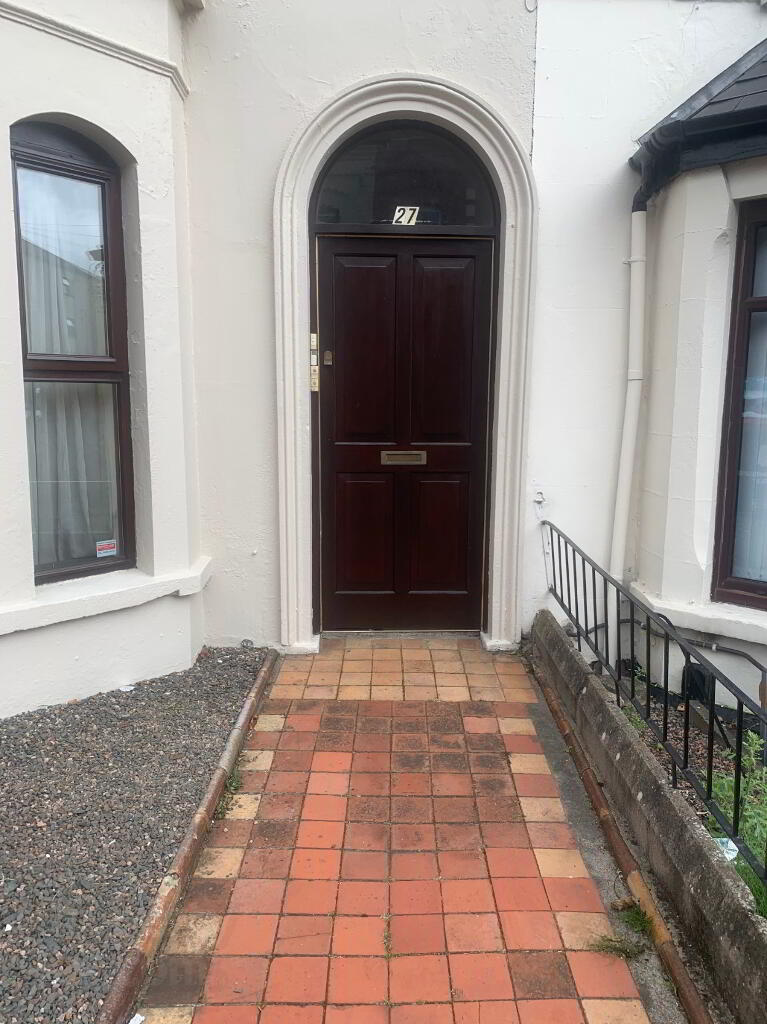 Flat 2, 27 Meadowbank Street