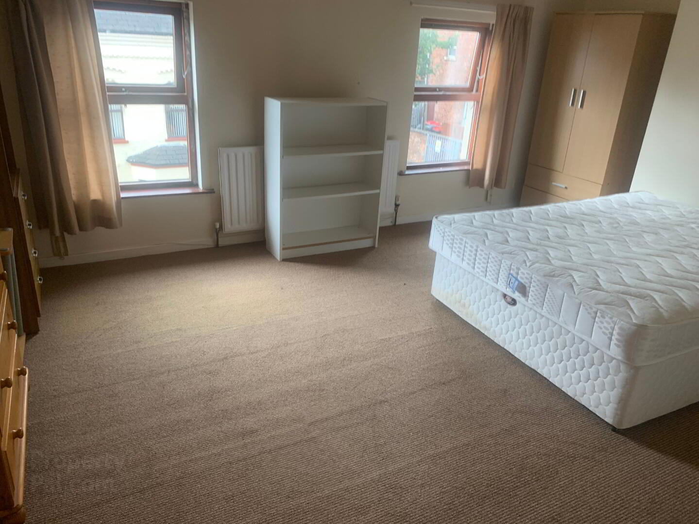 Flat 2, 27 Meadowbank Street