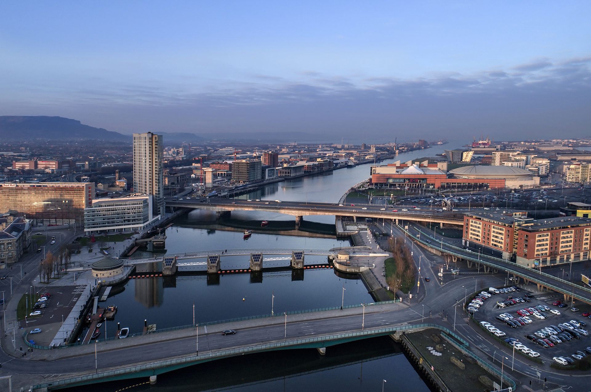 Belfast Skyline Banner Dark