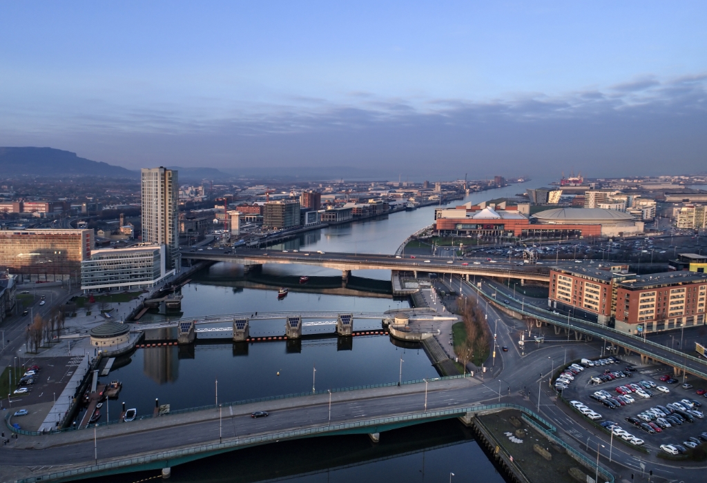 Belfast Skyline Banner Dark