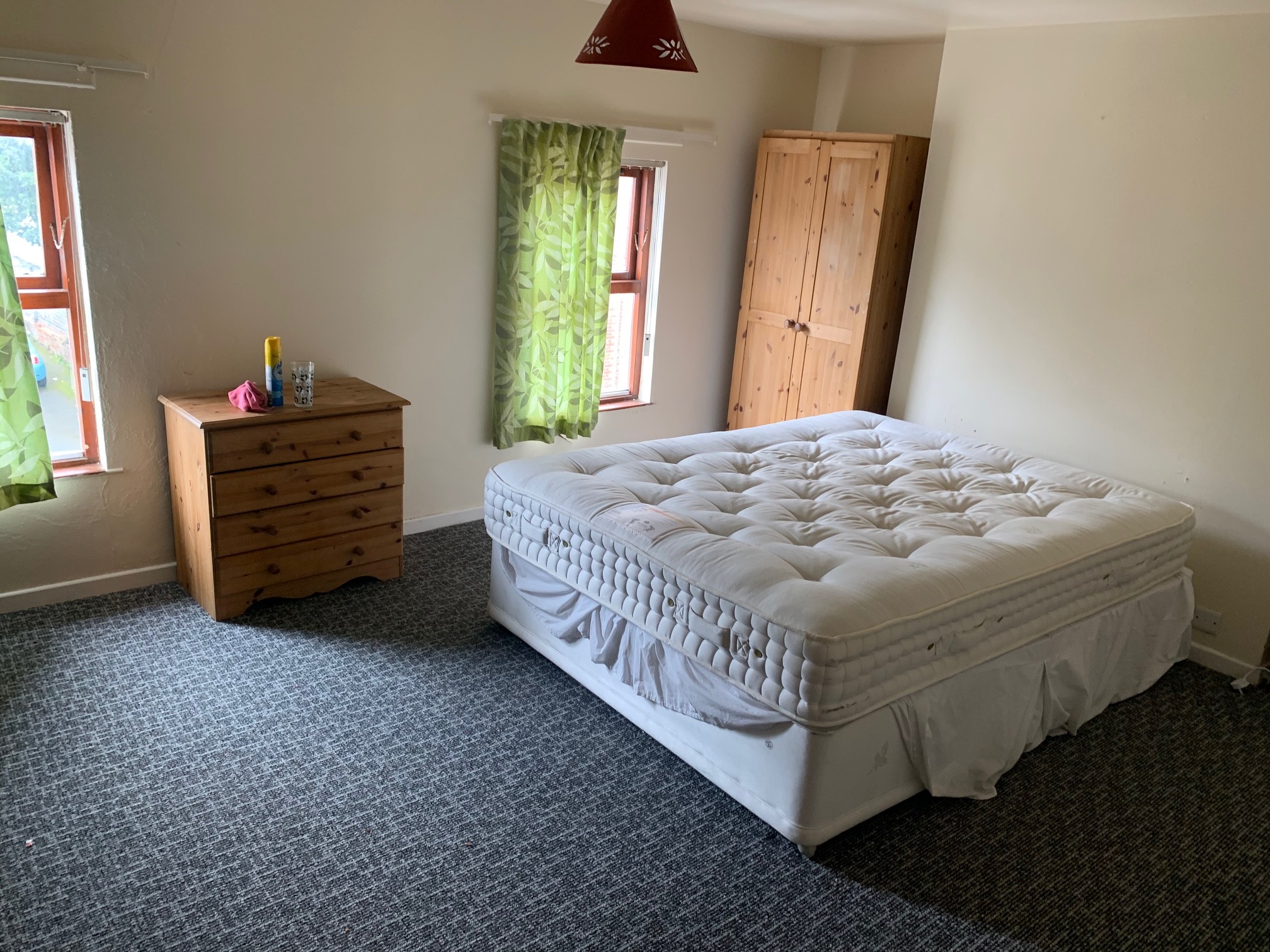 Flat 2, 31 Meadowbank Street