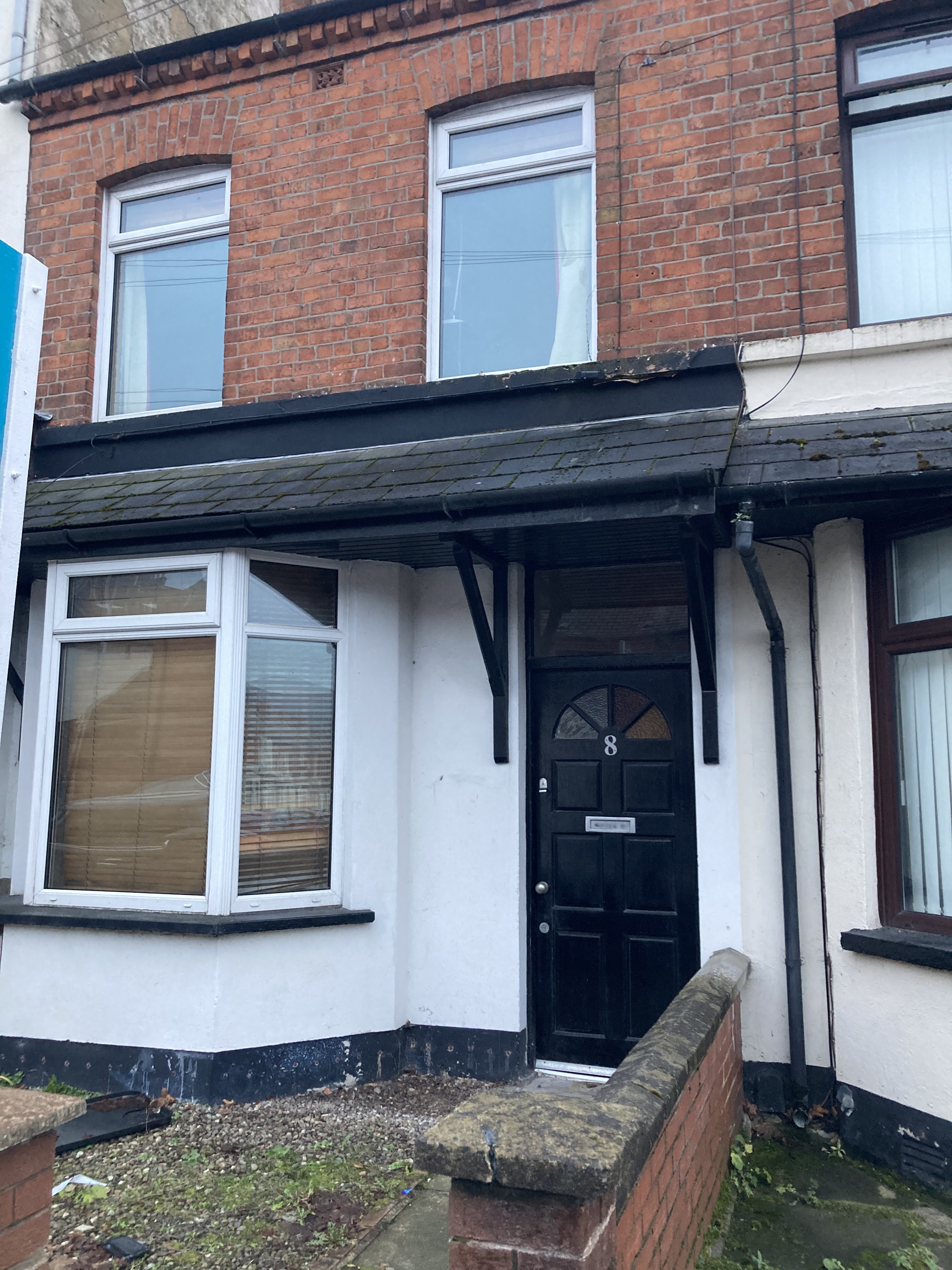 8 Surrey Street